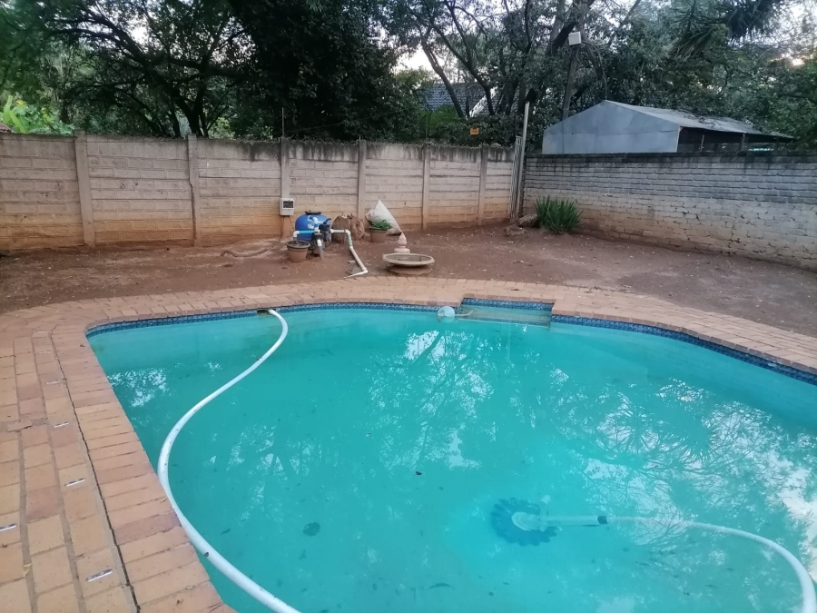 4 Bedroom Property for Sale in Geelhoutpark North West